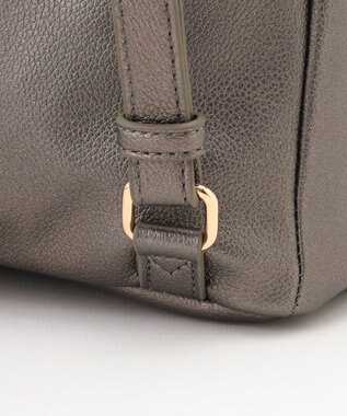 LA BAGAGERIE フロント金具デイリーリュック ガンメタリック