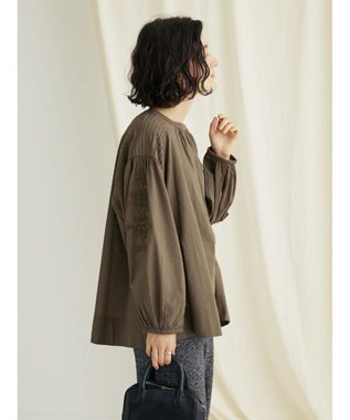 CRAFT STANDARD BOUTIQUE モチーフ刺繍ピンタックブラウス Khaki