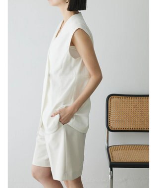 Green Parks AnriettMusee ネック切替デザインベスト Off White