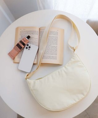 WEGO カラーハーフムーンショルダー オフホワイト