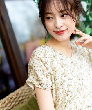 Tiaclasse L 【洗える】程良い透け感のシフォン花柄フレンチワンピース オフフラワー