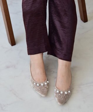 Bridget Birkin 【Bridget Birkin】パールストーンベロアパンプス ベージュ雑材