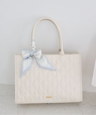 Maison de FLEUR スカーフ付き2ルームリボンキルティングトート Ivory