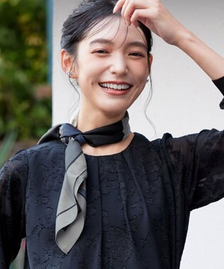 Tiaclasse 【小倉優子さん着用・選べる柄タイプ】大判スカーフ Bグレーブルー