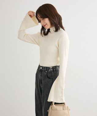 Green Parks ・ｓｗｉｎｇ　ｂｙ　袖パールボタンフレアリブニット