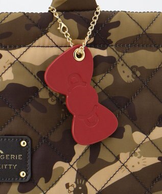 LA BAGAGERIE 【LA BAGAGERIE×HELLO KITTY】リボンチャーム付き　キルティングトート カーキ