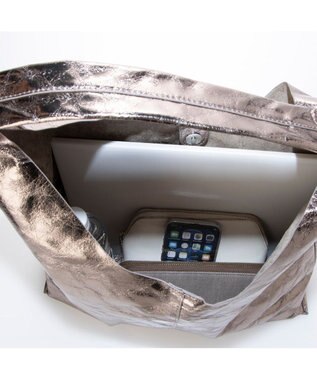 UNBILLION 【テレビ ドラマ着用アイテム】カシュカシュ cachecache / 一枚仕立てホーボーバッグ ダークシルバー