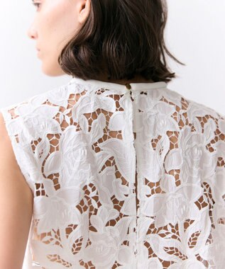 BEIGE， CITRINE / エンブロイダリーレースノースリーブブブラウス Off