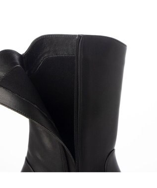 ing <ing>チャンキーヒールショートブーツ ブラック