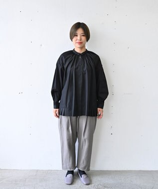 muuc 〈オーガニックコットン〉〈コットンブロード生地〉〈カラーにより異なる生地〉〈通年着られる〉コットン裾プリーツ ブラウス ブラック