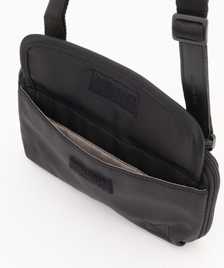 LA BAGAGERIE 【maison vert】 【撥水】撥水ナイロン多機能ポシェット ブラック