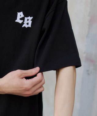WEGO 【ユニセックス着用ITEM/MLサイズ展開】アクセ付きストレートライングラフィックT（SS） ブラック