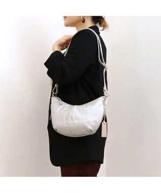 UNBILLION アトランタ ATLANTA / やぎ革軽量ハーフムーンショルダー シルバーグレー