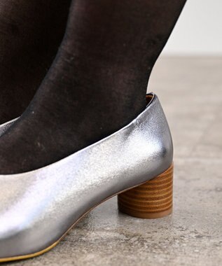 APOM オブリークトゥローヒールパンプス40 シルバー