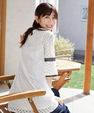 Tiaclasse 【小倉優子さん着用・洗える】パンチングレース配色チュニック オフホワイト×ブラック