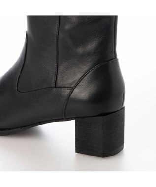 ing <ing>チャンキーヒールショートブーツ ブラック