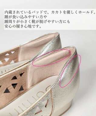 Dominic3 レーザーカット Vカットパンプス ブラック