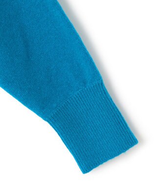 UNFILO ふわふわニット クロップドハイネック ブルー