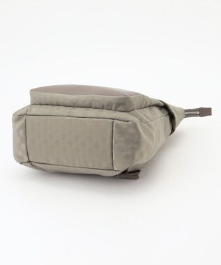 Y'SACCS はっ水ドットジャカード リサイクルレザーコンビ リュック グレージュ