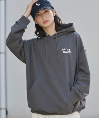 WEGO 【ユニセックス着用ITEM】別注NEWJACKグラフィックプルパーカー ブラック中濃色