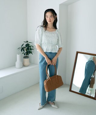 earth music&ecology フラワー刺繍フリルヘムブラウス Ivory