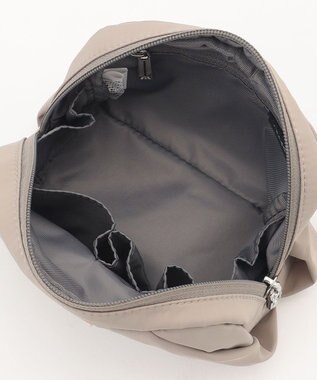 Y'SACCS 【ナイロンタフタ】トラベルポーチ グレージュ