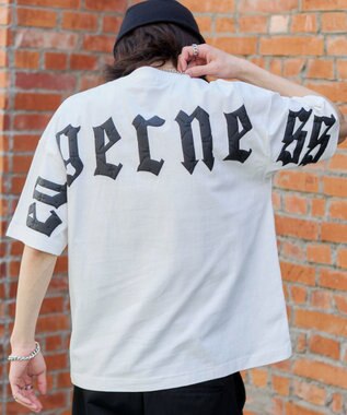 WEGO 【ユニセックス着用ITEM/MLサイズ展開】アクセ付きストレートライングラフィックT（SS） ホワイト