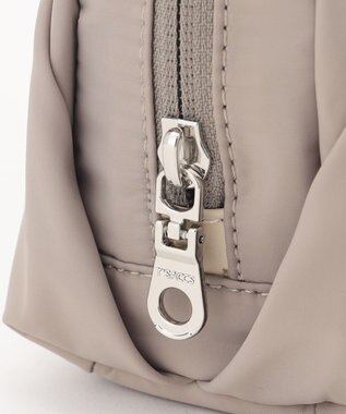 Y'SACCS 【ナイロンタフタ】トラベルポーチ グレージュ