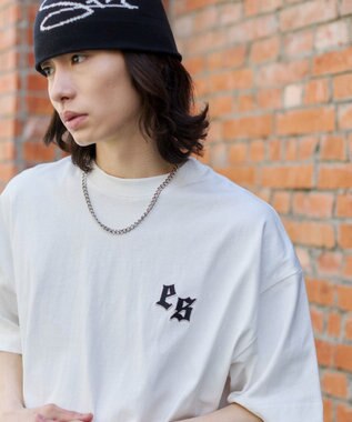 WEGO 【ユニセックス着用ITEM/MLサイズ展開】アクセ付きストレートライングラフィックT（SS） ホワイト
