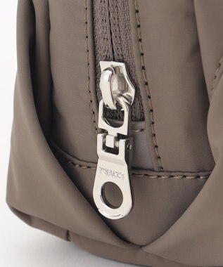 Y'SACCS 【ナイロンタフタ】トラベルポーチ ベージュ系その他