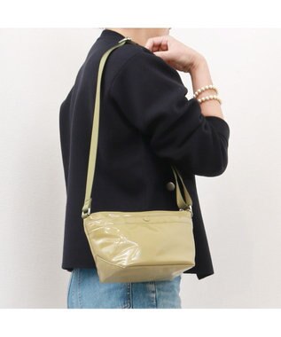 UNBILLION カシュカシュ cachecache / ソフトエナメル舟型ショルダー ライトグリーン