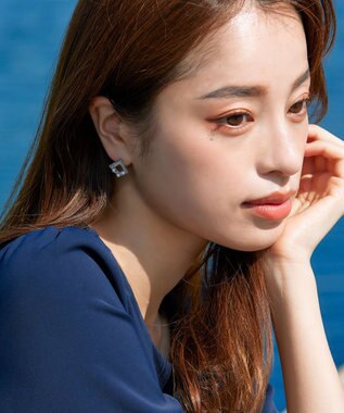 Tiaclasse 【金属アレルギー対応】スクエアストーン養殖パールピアス シルバー