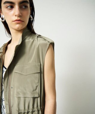 GRACE CONTINENTAL ミリタリーロングジレ カーキ