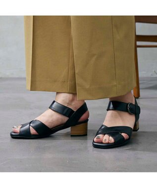 ing <ing>【WEB限定】ストラップクロスサンダル ブラック