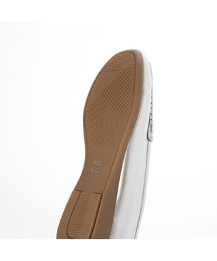 ing <ing>リラックスモカシンシューズ シルバー