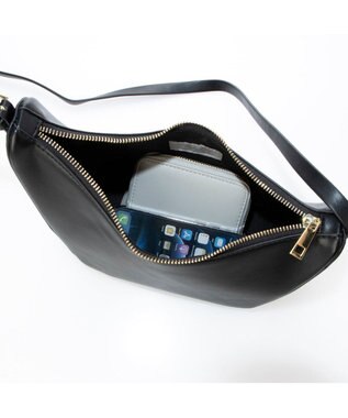 UNBILLION カシュカシュ cachecache / アシンメトリー舟型ショルダーバッグ ブラック