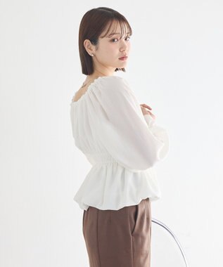 earth music&ecology バルーンヘムブラウス Off White