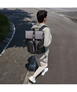 TUMI  メンズ  Alpha Bravo 「ロジスティック」バックパック CHARCOAL