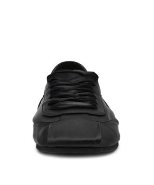 STEVE MADDEN ARTISTE サテンフラットバレエスニーカー ブラック