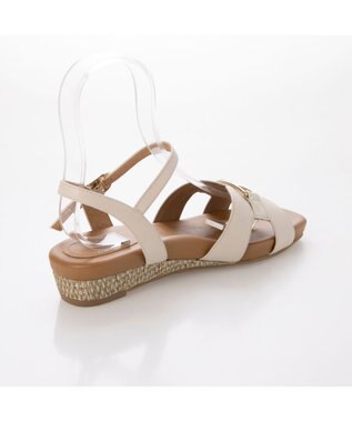 ing <ing>ローヒールウエッジサンダル ホワイト