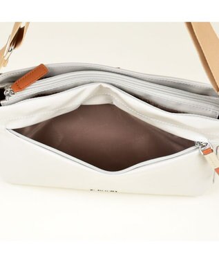 LA BAGAGERIE コーティングキャンバス ショルダーバッグ アイボリー