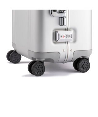 ZERO HALLIBURTON 【雑誌掲載】Classic Aluminum 3.0 機内持ち込みスーツケース 33L 94402 シルバー