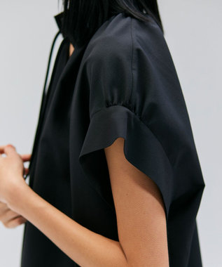 BEIGE， 【洗える/接触冷感/速乾/UVケア対応】BATEAU / Vネックバックギャザーハーフスリーブブラウス Black