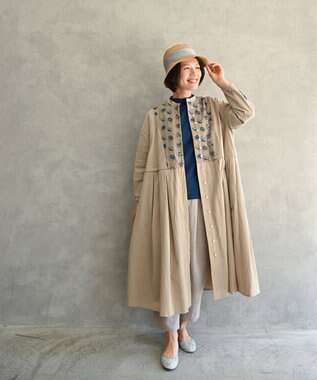 muuc 〈2WAY〉〈遠州織物の工場で織られた上質なコットン生地〉〈オーガニックコットン〉〈チュール素材に花刺繍〉あじさい小花刺繍 羽織り＆ワンピースドレス ベージュ