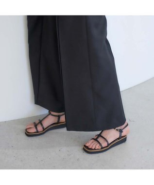 MODE ET JACOMO <carino>厚底Tストラップサンダル ブラック