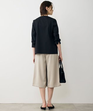 ICB L ワッシャーダルサテン ニーショーツ サンドベージュ