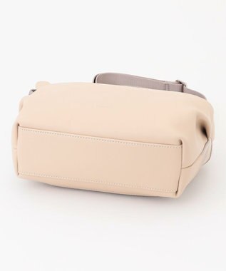 Y'SACCS シルキーリュクスショルダーバッグ アイボリー