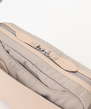 Y'SACCS シルキーリュクスショルダーバッグ アイボリー