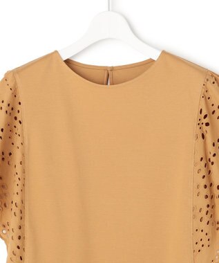 23区 【先行予約】カットワークエンブロイダリー デザインスリーブ トップス キャメル系