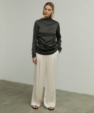 BEIGE， GINETTE / シャーリングブラウス Slate